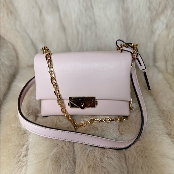 No Label Handbags - Light Pink Crossbody Bag with Gold Chain